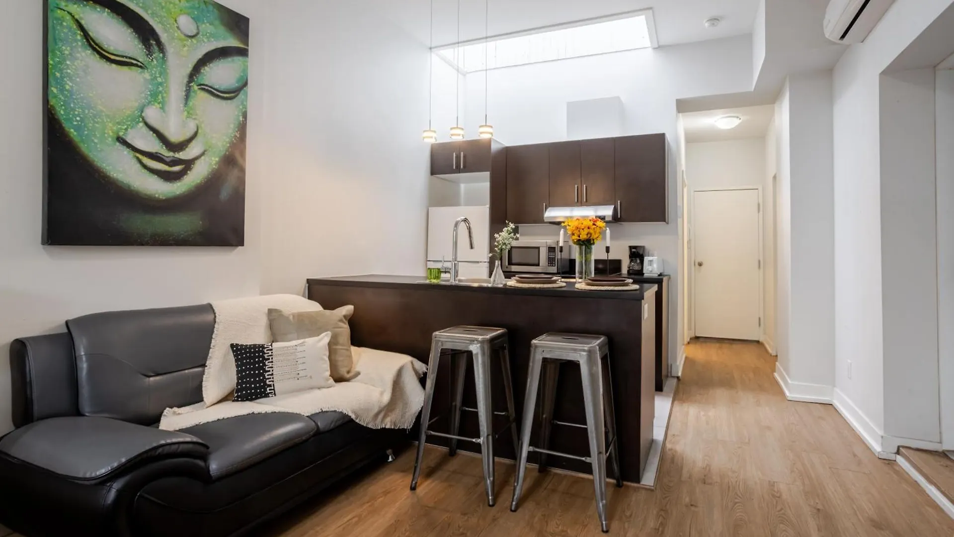 Apartment Cute Studio On Bishop - Hot Spot Dtown Mtl Zw3 Montreal