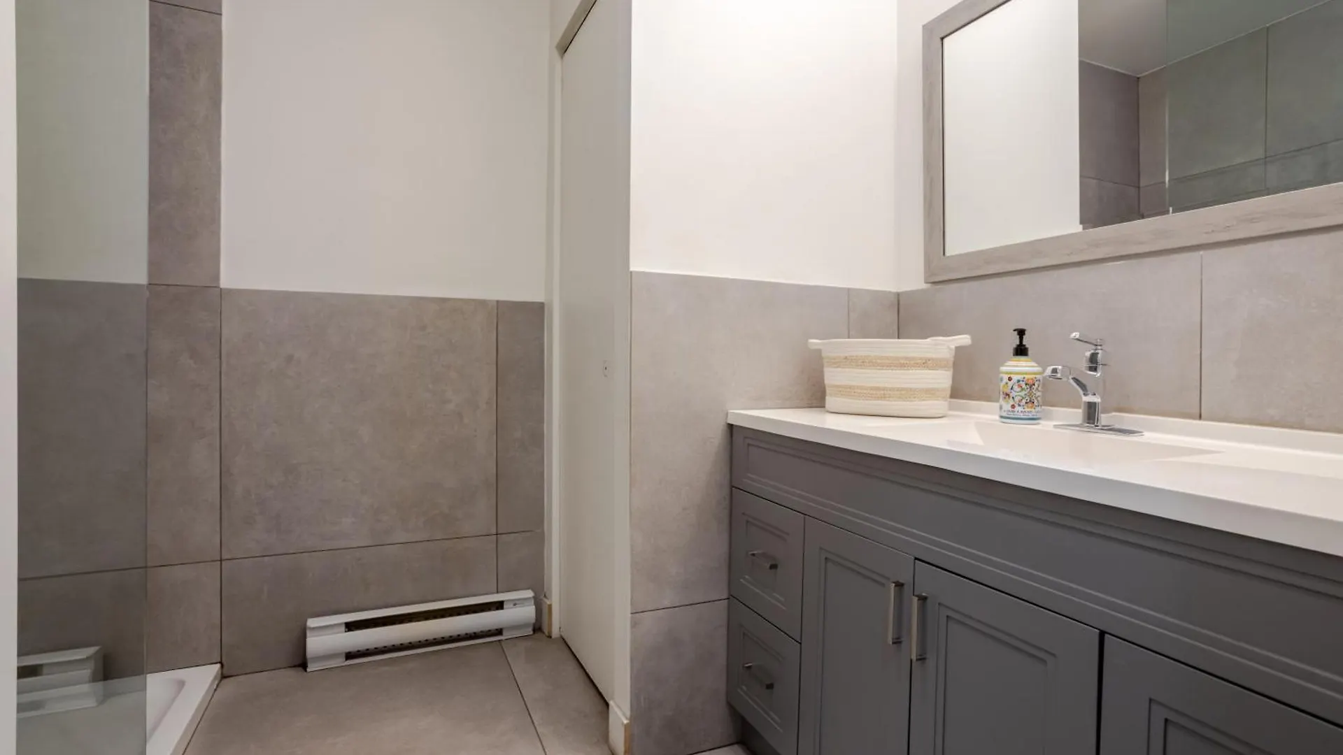 Cute Studio On Bishop - Hot Spot Dtown Mtl Zw3 Montreal Canada