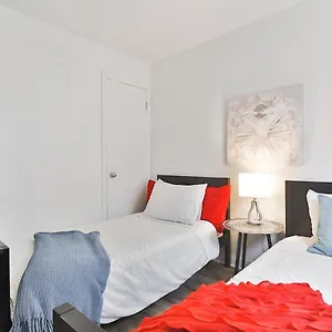 Free Parking - 2 Bedrooms - Full - In Beautiful Lachine - Near Water - 15 Minute Drive To Downtown Montréal